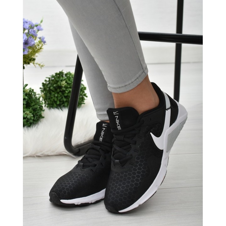 Buty sportowe W Nike Legend Essential 2 CQ9545-001 Czarne
