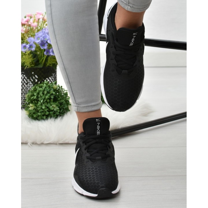 Buty sportowe W Nike Legend Essential 2 CQ9545-001 Czarne