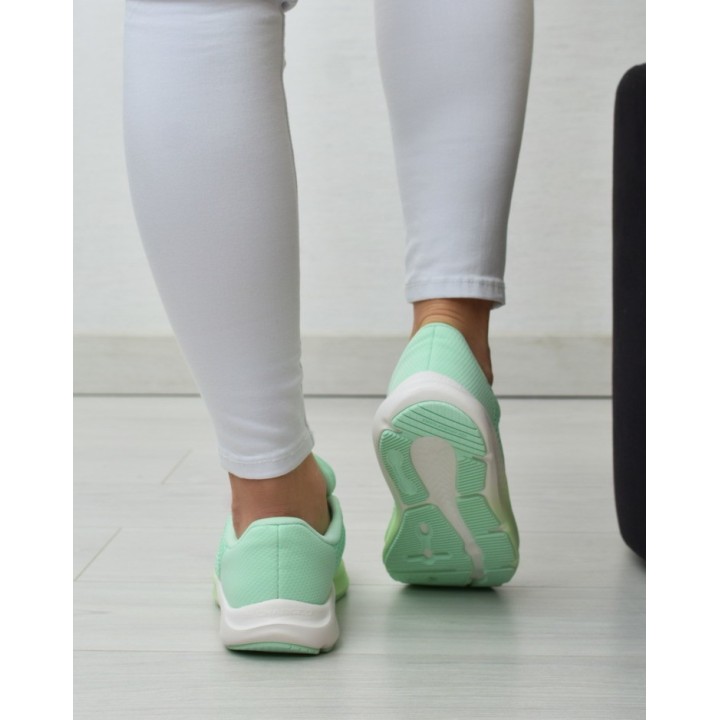 Buty sportowe damskie Under Armour 3024889-300 Zielone