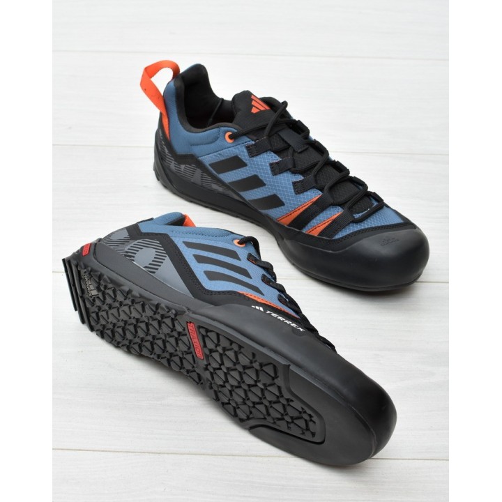 Buty męskie Adidas Terrex Swift Solo 2 IE6903 Czarne/niebieskie